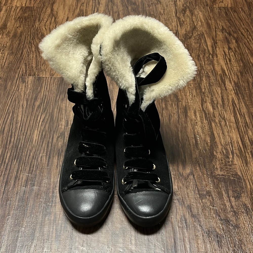 Vintage Alice + Olivia Fur lined Sneakers
